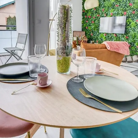 Oiqia Bonnefoy ~ 1 Avec Balcon *