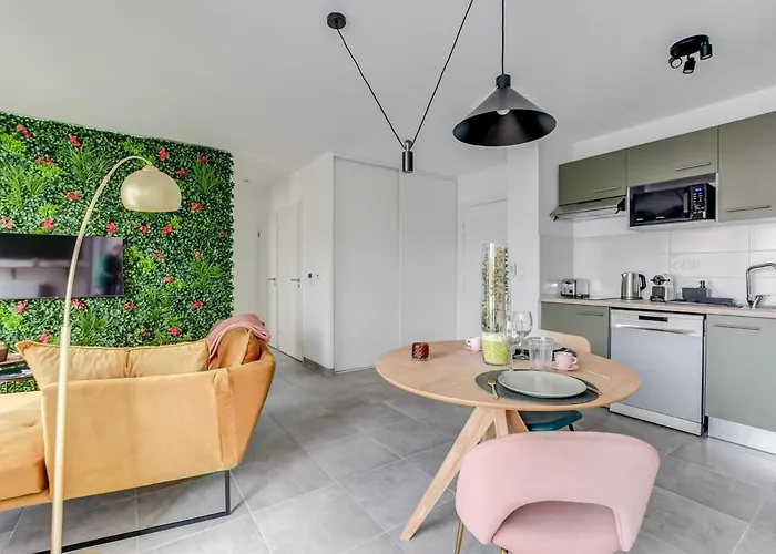 Oiqia Bonnefoy ~ 1 Avec Balcon Apartment *